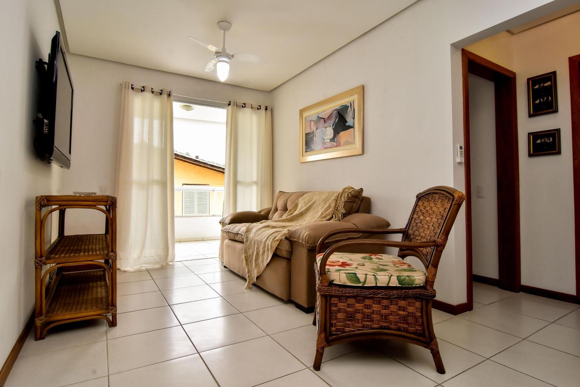 1 Quadra Da E Piscina P1881 *